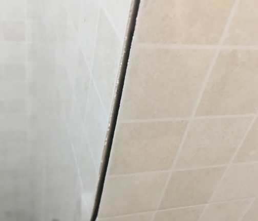 丰泽瓷砖空鼓维修公司分享阳台瓷砖脱落的修复过程可以分为以下几个步骤